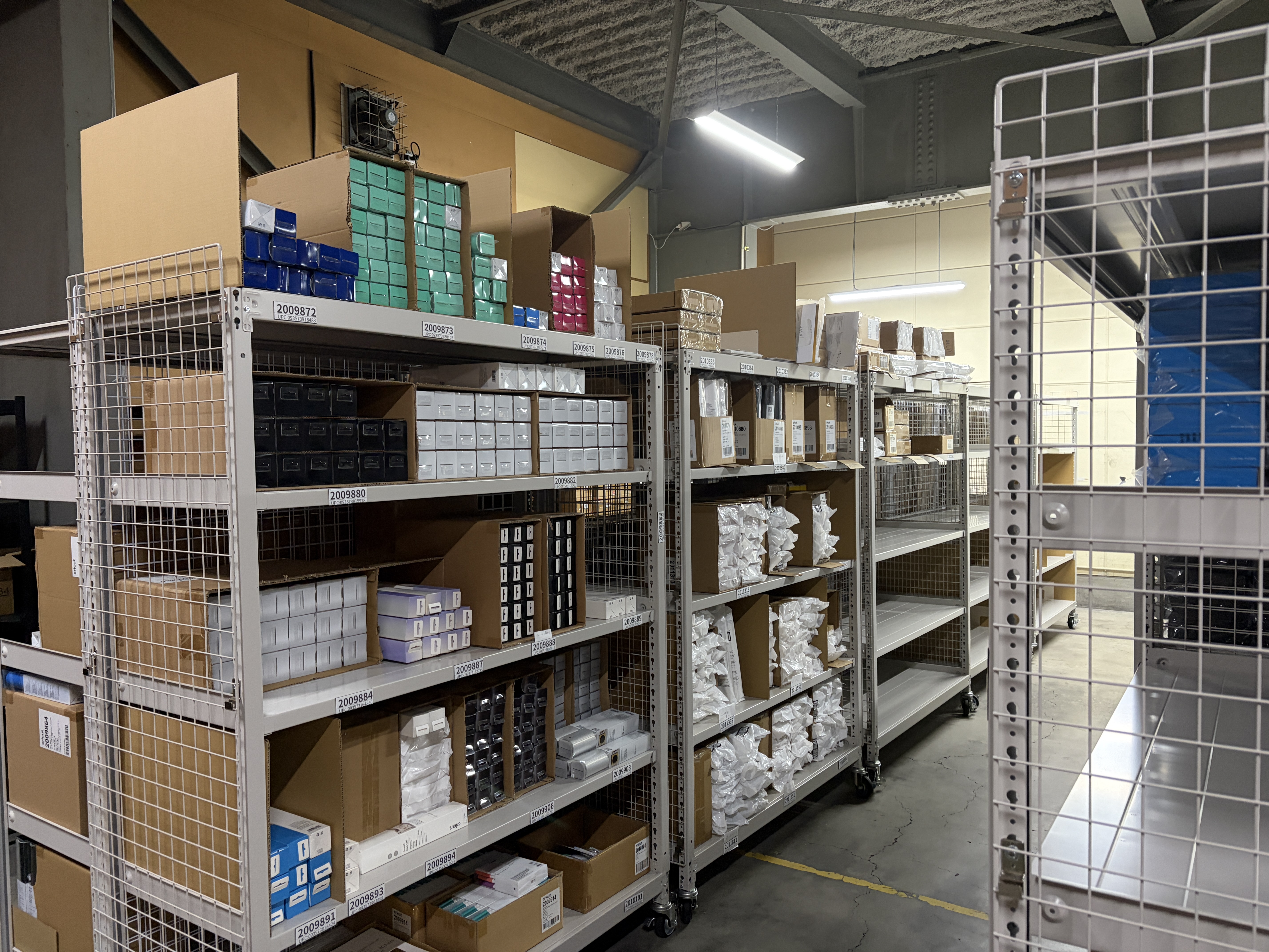 VYPER JAPANさまの倉庫 多くの商品を管理している